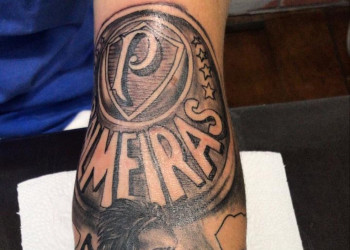 Torcedor do Palmeiras faz tatuagem em homenagem a Gustavo Gómez